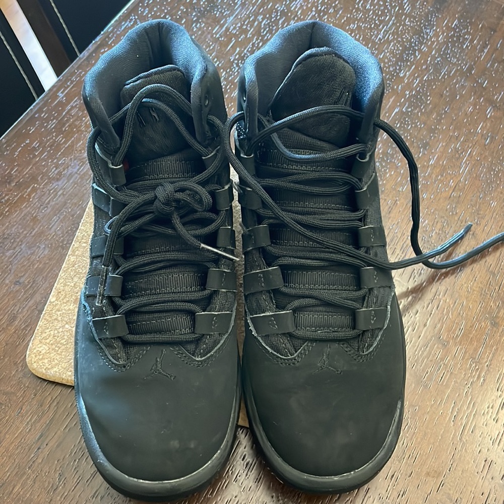 Jordans. Like new/mint condition. Black suede.